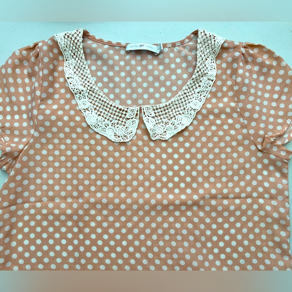 🩷⚪️🎀QUIRKY CIRCUS Pink Polka Dot Crochet Collar Blouse Shirt Too